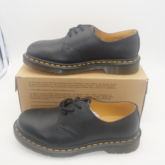 NEW Dr. Martens 1461 Shoes  Men's 7 Women's 8 Smooth Leather Oxford Black - Picture 2 of 8